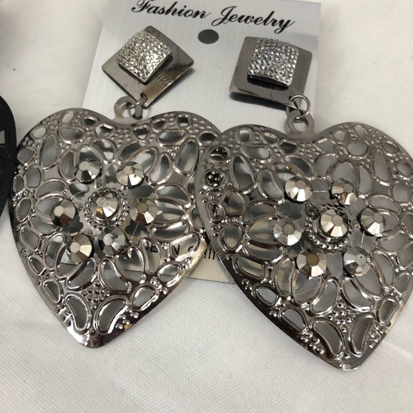 Filigree Dangle Heart Fashion Earrings - Picture 2 of 7